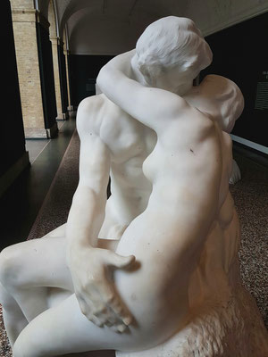 Auguste Rodin (1840-1917): Der Kuss, Marmor 1901-03