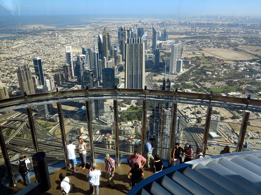 Burj Khalifa, Blick vom 125. Stockwerk nach N zum International Financial Centre