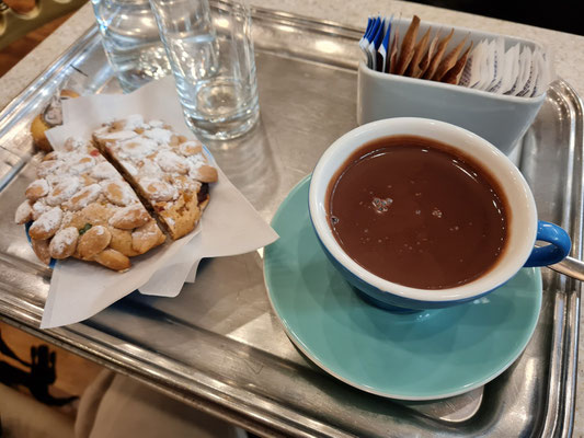 Cioccolata calda im Caffè al Ponte del Lovo, Casa Fondata nel 1750, S. Marco 4819, 30124 Venezia 