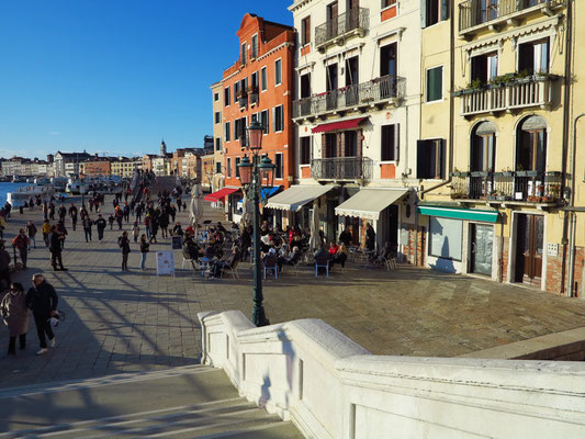 Blick von der Brücke über Riva San Biasio