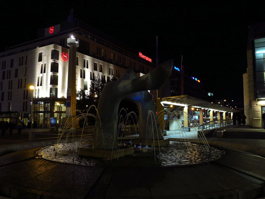 Neues Slowakisches Nationaltheater Bratislava, Blick zum Hotel Sheraton