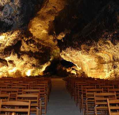 Konzertsaal in der Cueva de los Verdes