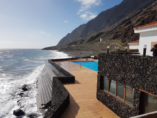 Parador de El Hierro dicht an der brandungsreichen Meeresküste