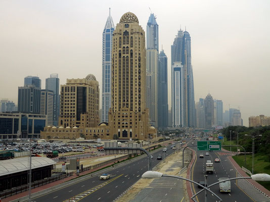 Blick aus der Monorail auf Dubai Marina