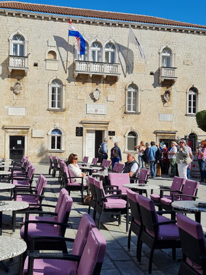 Trogir, Blick zum Rathaus, früher Rektorenpalast