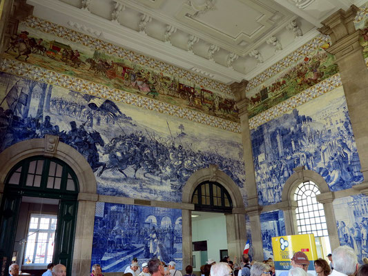 Azulejos im Estação de São Bento