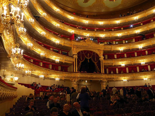 Bolshoi-Theater, Zuschauerraum mit Parkett und Rängen