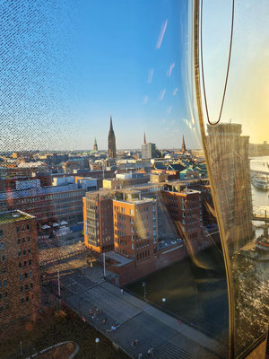 Elbphilharmonie. Blick vom Konzertbau auf Hamburg (vor Konzertbeginn)