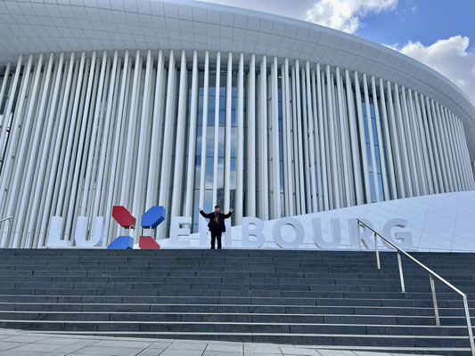 Vor der Philharmonie Luxemburg (Foto: Kerstin R.)