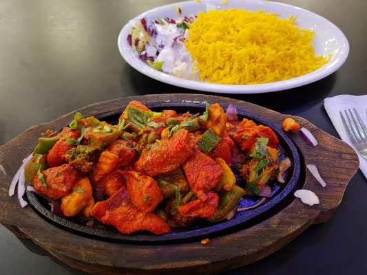 Abendessen im indischen Restaurant Manju in der Wandelhalle des Hauptbahnhofs - Chicken Tikka