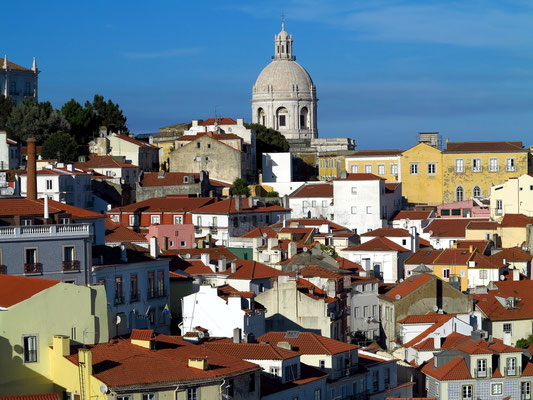 Stadtteil Alfama, Blick vom Miradouro de Santa Luzia auf Panteão Nacional