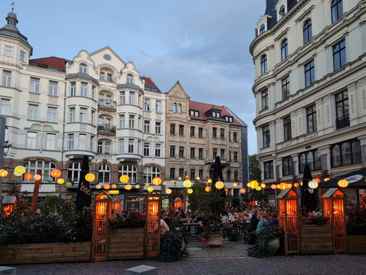 Münzplatz mit Peterssteinweg und Vietnamesisches Restaurant