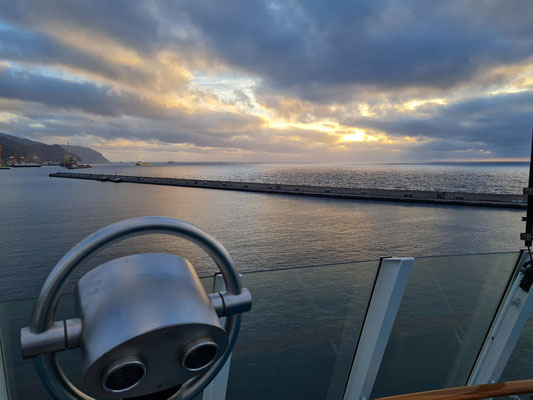 Sonnenaufgang über Santa Cruz de Tenerife