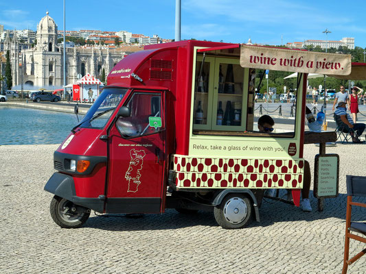 Wein-Bar beim Padrão dos Descobrimentos