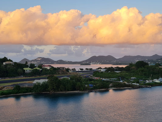 Auslaufen der AIDAluna aus Castries/St. Lucia
