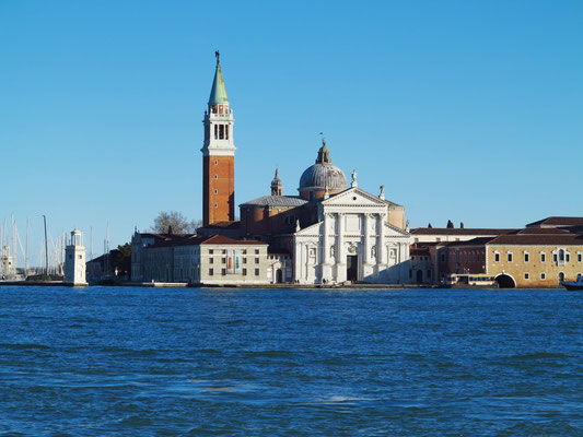 Blick von Fondamenta Zattere Ai Saloni zur palladianischen Kirche San Giorgio Maggiore