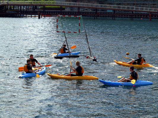 Sportliche Aktivitäten im Hafen von Kopenhagen