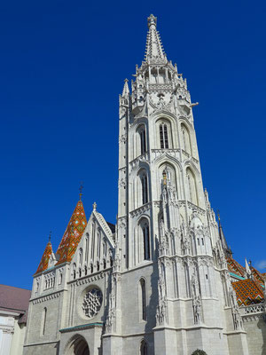 Matthiaskirche mit dem 80 Meter hohen, achteckigen, gotischen Matthiasturm