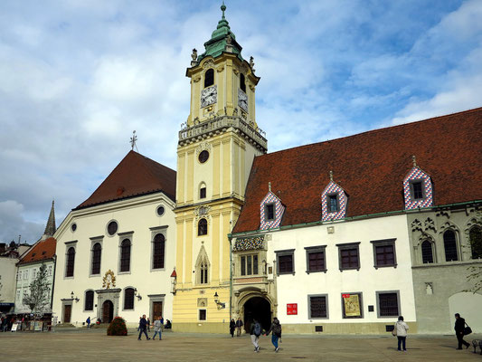 Hauptplatz der Altstadt mit dem Alten Rathaus