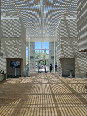 Innenraum des Eingangs von Yad Vashem