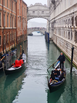 Rio di Palazzo mit Seufzerbrücke