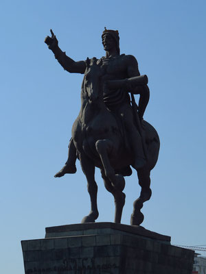 Davit Agashenebeli, (Davit, der Baumeister, Georgischer König Davit IV.), Reiterdenkmal auf der Davit Agashenebeli Ave