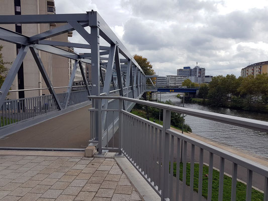 Berliner Promenade am Saarufer