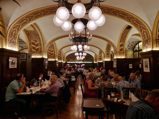  Auerbachs Keller, Restaurant Historische Weinstuben im Großen Keller, 1912/14 in der Mädler-Passage erbaut