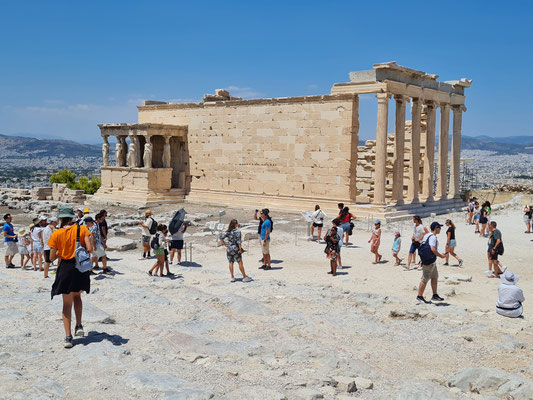 Blick vom Parthenon-Tempel auf das Erechtheion