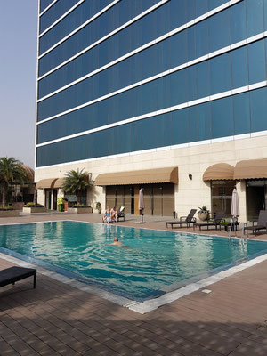 Hotel Golden Tulip Suites Gurgaon, mit Swimmingpool