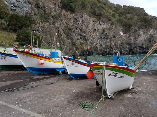 Fischerboote in Caloura