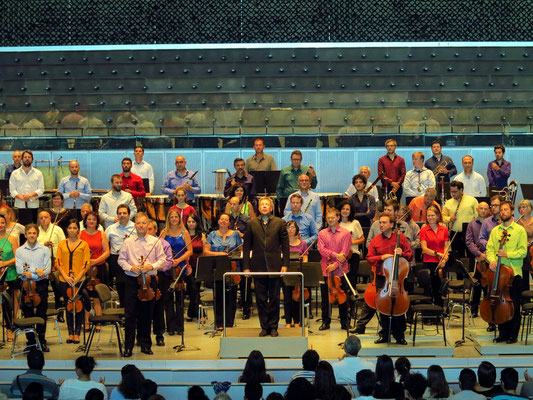 Applaus nach dem Konzert, Orquestra Sinfónica do Porto Casa da Música, Dirigent Olari Elts