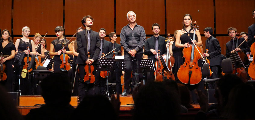 Applaus für das Orchestra Giovanile Italiana unter der Leitung von Giovanni Sollima