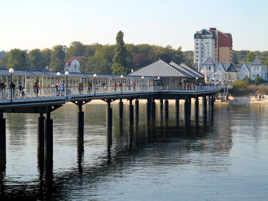 Seebrücke von Heringsdorf mit Blick zum Strand