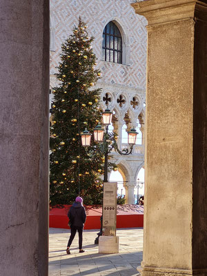 Piazzetta di San Marco um 9:18