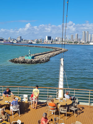 Einfahrt in den Hafen von Recife