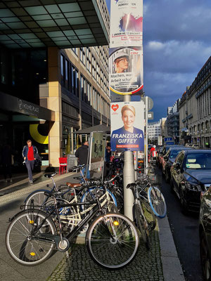 Friedrichstraße, eine der bekanntesten Straßen im historischen Zentrum von Berlin