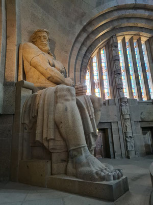 10 Meter hohe Kolossalstatue in der Ruhmeshalle