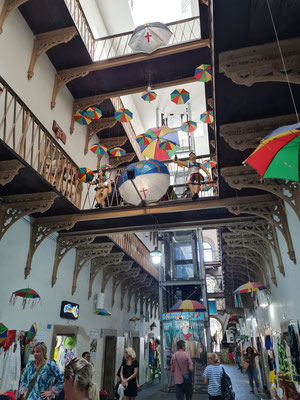 Casa da Cultura ist ein ehemaliges Gefängnis. In den 150 Zellen sind heute kleine Kunsthandwerksbetriebe untergebracht.