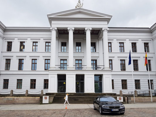 Staatskanzlei mit Sitz der Ministerpräsidentin Manuela Schwesig (2020)