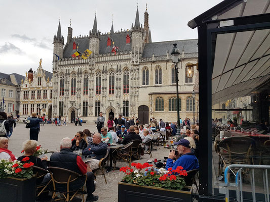 Burgplatz De Burg mit Rathaus Brügge