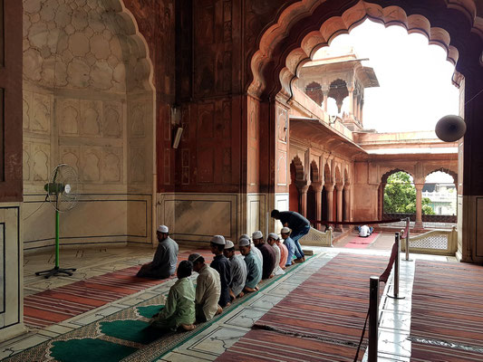 Gebetshalle der Moschee Jama Masjid