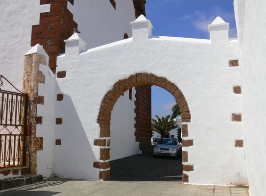 Teguise. Tor zur Iglesia San Miguel