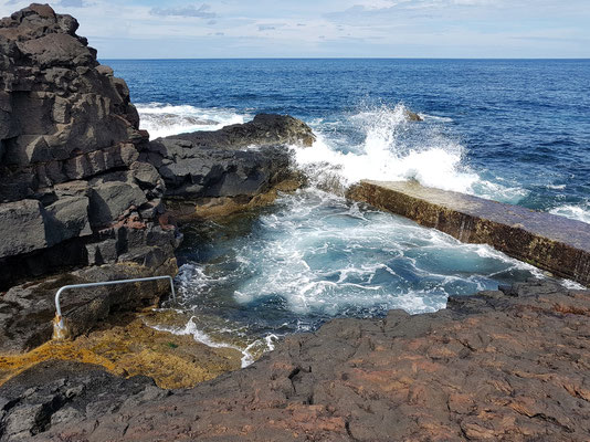 Meeresschwimmbecken bei Cabrito an der Ponta Negra