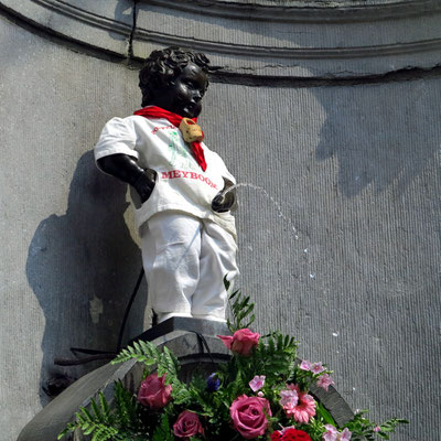 Manneken Pis mit Kostüm am 9.6.2018