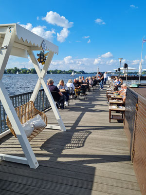 An der Außenalster, Zugang zum Restaurant COCO riviera