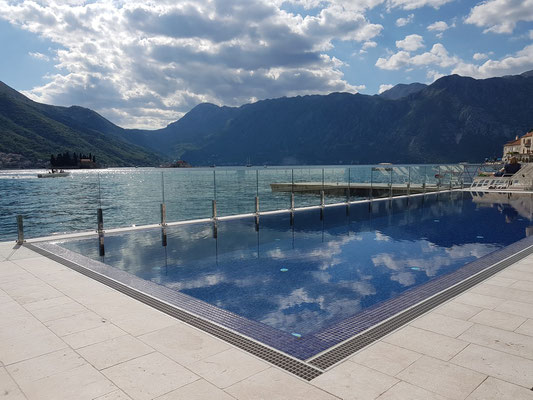 Swimmingpool im Hotel Iberostar Grand Perast