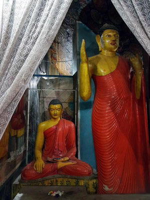 Buddhas in der Klosteranlage