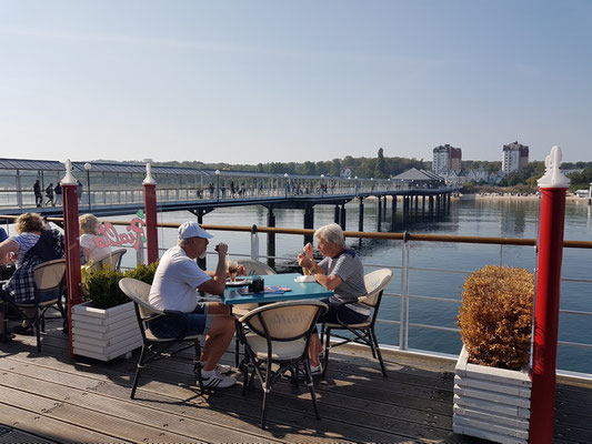 Im Ristorante-Pizzeria-Rialto am Ende der Seebrücke von Heringsdorf