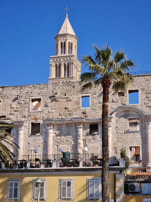 Diokletianspalast, Südseite und Glockenturm der Kathedrale